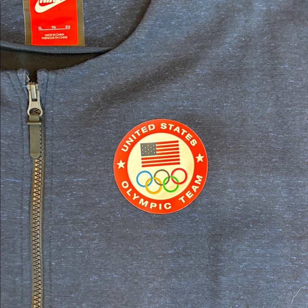 Nike USA Olympic Team Flag Patch Full Zip Tech Fleece Jacket Womens
XLNavy Blue - Picture 4 of 12